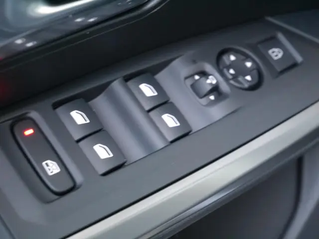 Peugeot e-3008 Allure 73 kWh 2025 Elektrisch 13