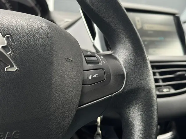 Peugeot 208 1.2 VTi Envy 2014 Benzine 23