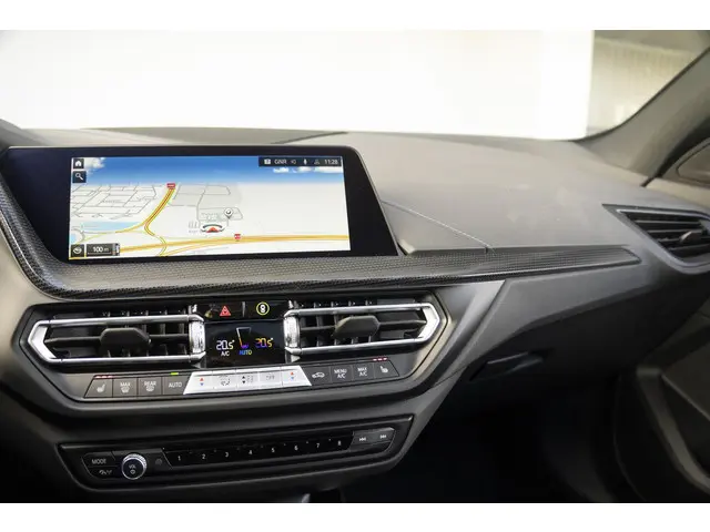BMW 1 Serie 5-deurs 118i 2024 Benzine 11