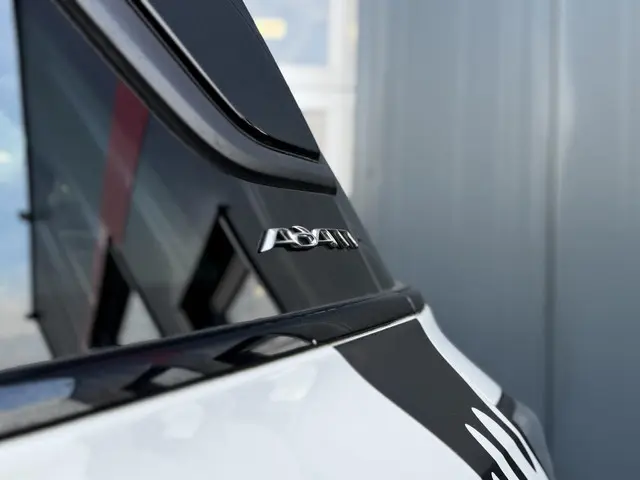 Opel ADAM 1.4 Jam 2013 Benzine 4