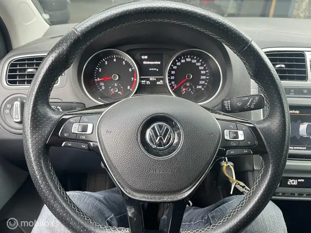 Volkswagen Polo 1.2 TSI Cross pdc stoelverw. 2016 Benzine 8