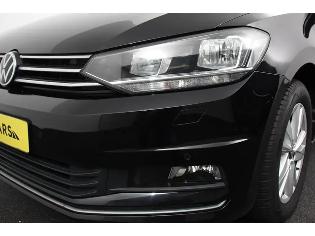 Volkswagen Touran 1.5 TSI DSG Highline 7p 2021 Benzine 29