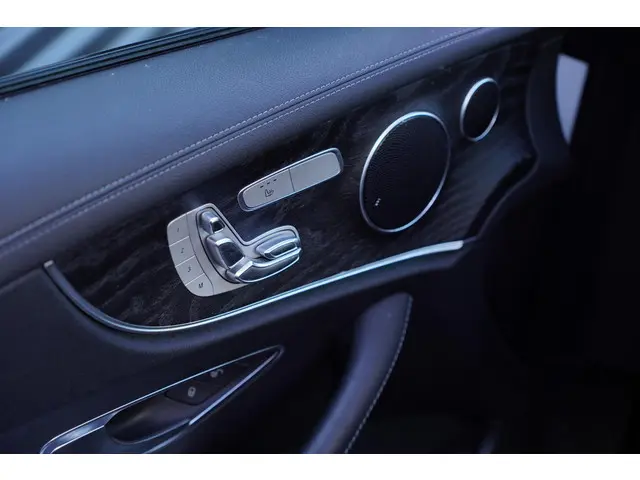 Mercedes-Benz E-Klasse Coupé 200 Premium 2018 Benzine 23