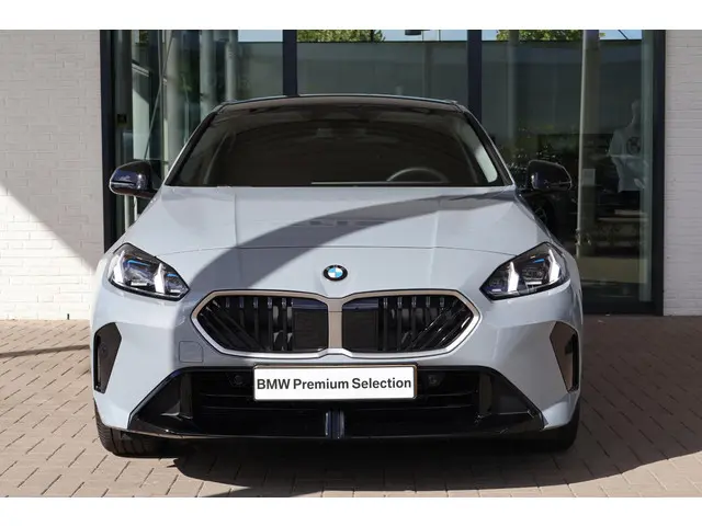 BMW 1 Serie 120 M Sport Design Edition 2025 Benzine 3