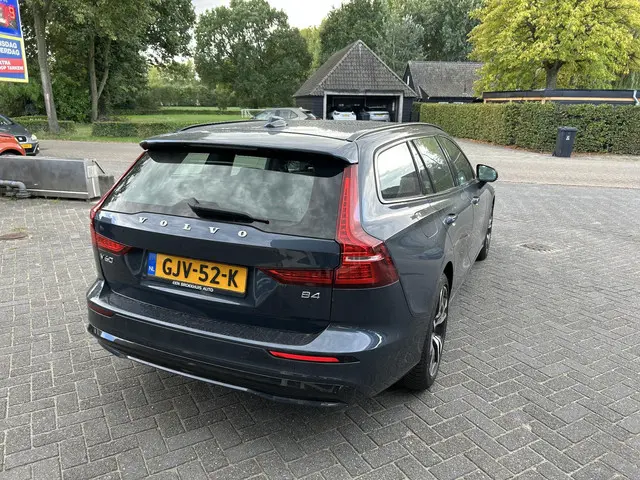 Volvo V60 2.0 B4 Ultra Dark 2024 Benzine 6