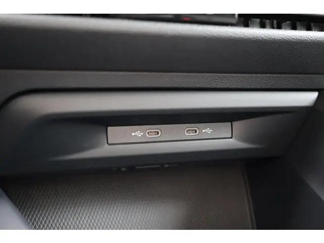 Volkswagen Golf 1.5 eTSI Life Edition 2024 Benzine 33