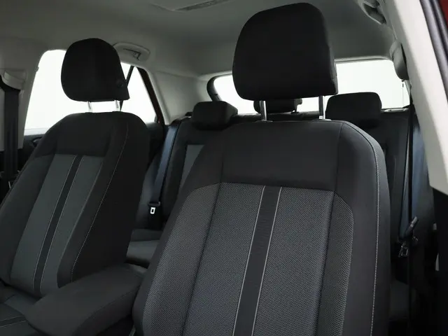 Volkswagen T-Roc 1.0TSI/110PK Life 2023 Benzine 5