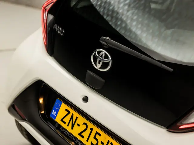 Toyota Aygo 1.0 VVT-i x-play 2019 Benzine 24