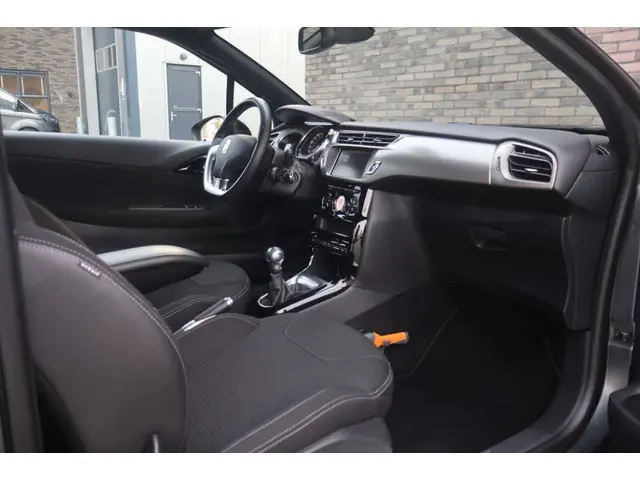 DS DS 3 1.2 PureTech So Chic 2017 Benzine 14