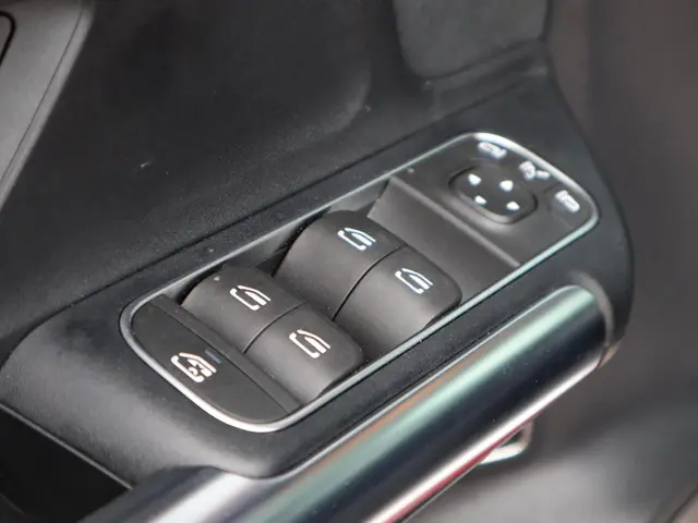 Mercedes-Benz GLA 250 e AMG Line 2022 Hybride Benzine 16