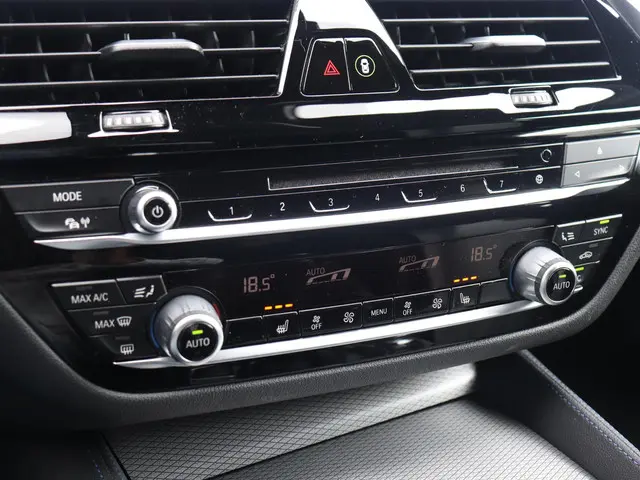 BMW 5 Serie Touring 520i 2017 Benzine 19