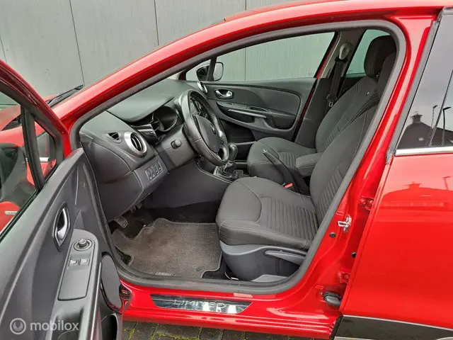 Renault Clio 0.9 TCe Eco2 Limited 2016 Benzine 12