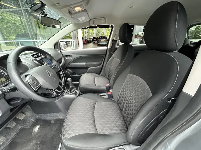 Mitsubishi Space Star 1.2 Dynamic 2022 Benzine 7