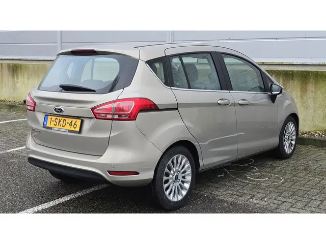 Ford B-MAX 3