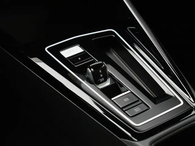 Volkswagen Golf 1.5 eTSI 130pk DSG R-Line 2024 Benzine 11