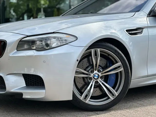 BMW M5 5-serie 2012 Benzine 4