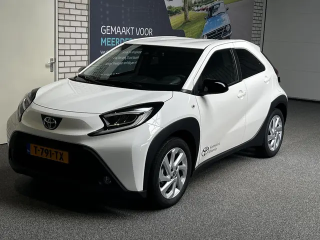 Toyota Aygo X 1.0 VVT-i MT first 2023 Benzine 2