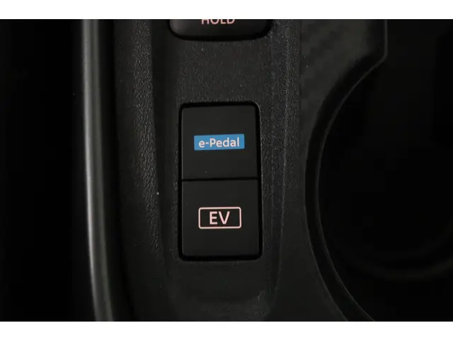 Nissan Juke 1.6 Hybrid N-Connecta 2025 Hybride Benzine 28