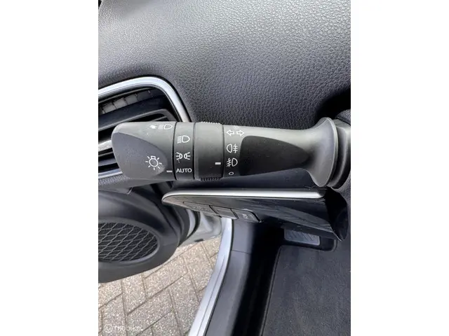 Toyota Prius 1.8 Dynamic 2017 Hybride Benzine 26