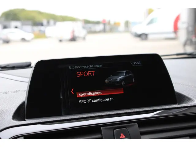 BMW 1 Serie 118i M Sport 2018 Benzine 17