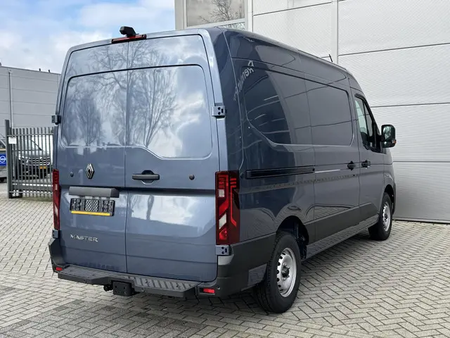 Renault Master T35 2.0 dCi 130 L2H2 Start 2024 Diesel 30
