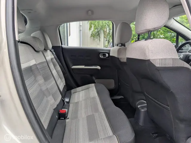 Citroën C3 1.2 PureTech ELLE 2017 Benzine 10