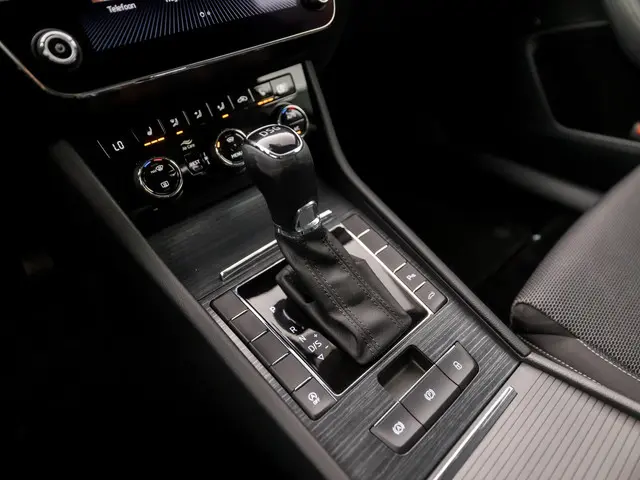 Škoda Superb Combi 1.5 TSI ACT Sport Deluxe 2020 Benzine 11