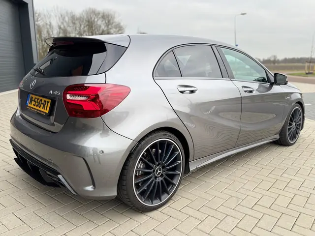 Mercedes-Benz A-Klasse AMG 45 4MATIC 2016 Benzine 9