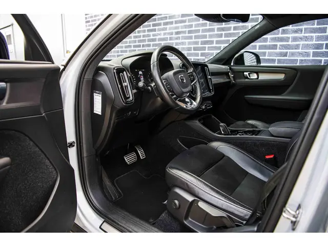 Volvo XC40 T4 190pk Geartronic R-Design 2019 Benzine 17