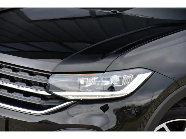 Volkswagen T-Cross 1.0 TSI Life Business 2020 Benzine 17