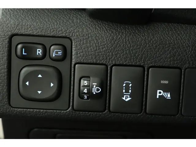 Toyota Auris 1.8 Hybrid Executive 2013 Hybride Benzine 30