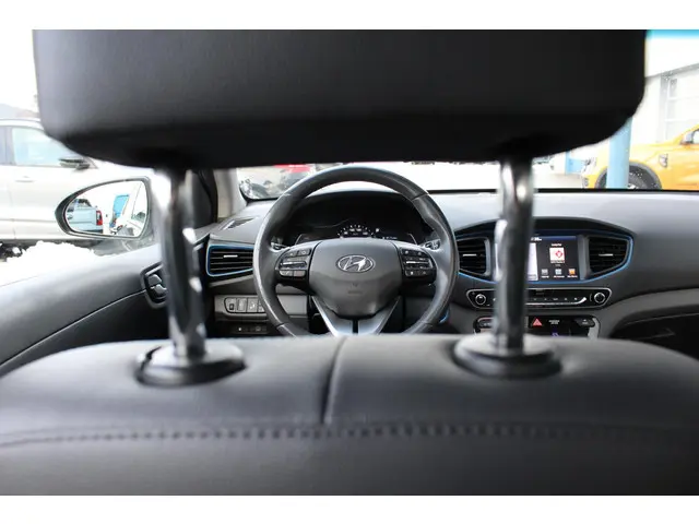 Hyundai IONIQ 1.6 GDi Premium 2018 Hybride Benzine 13