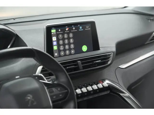 Peugeot 3008 PureTech 130 EAT8 GT Line 2019 Benzine 63