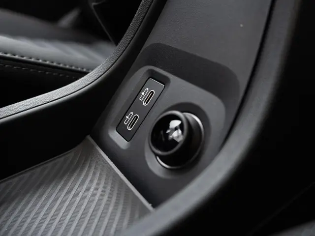 MINI 3-Deurs John Cooper Works 2025 Benzine 38