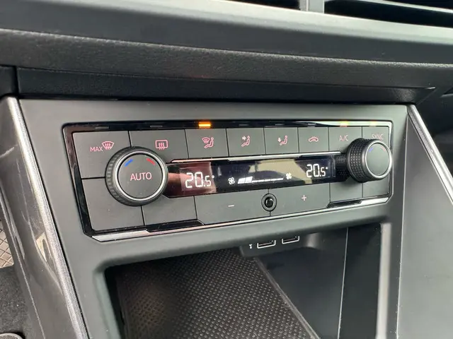 Volkswagen Polo 1.0 TSI Highline Business R 2019 Benzine 10