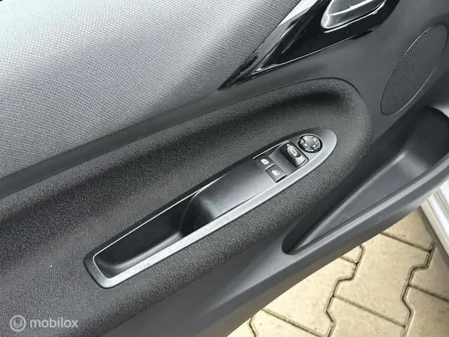 DS DS 3 1.2 PureTech So Chic 2015 Benzine 17