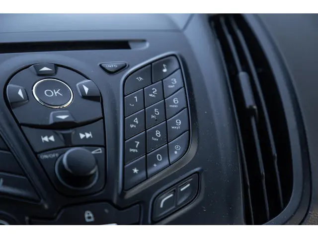 Ford Kuga 1.6 Titanium 2013 Benzine 37