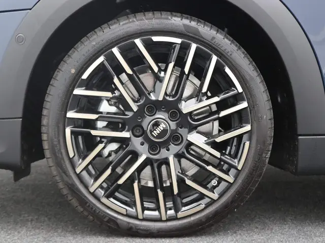 MINI 5-Deurs Cooper C 2024 Benzine 8