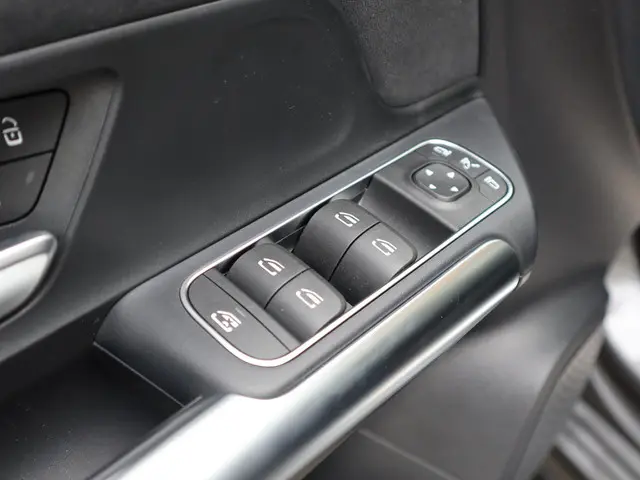 Mercedes-Benz B-Klasse 180 AMG Line 2025 Benzine 20