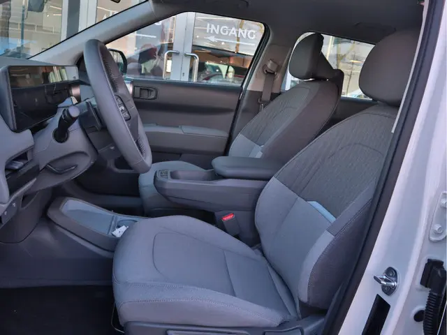Kia EV3 Air 58.3 kWh 2025 Elektrisch 8