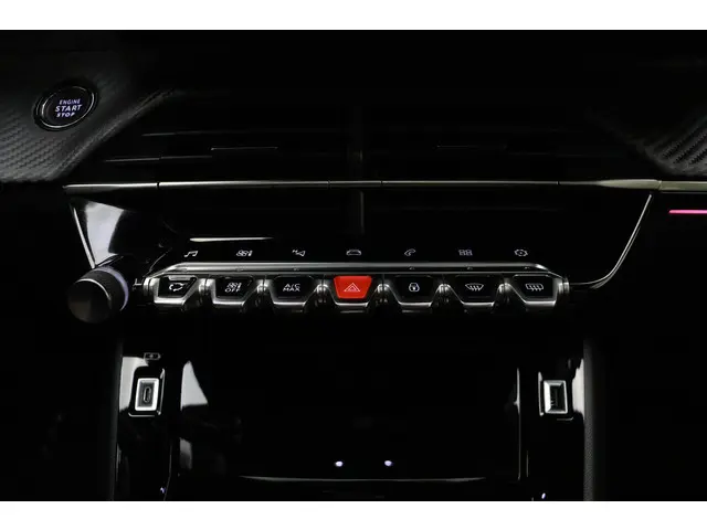 Peugeot 208 1.2 PureTech GT Pack 2022 Benzine 22