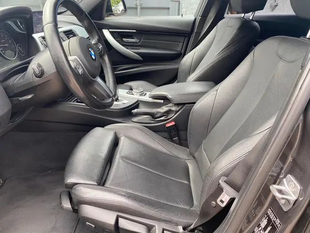 BMW 3 Serie Touring 320i M-Sport 184pk 2017 Benzine 4