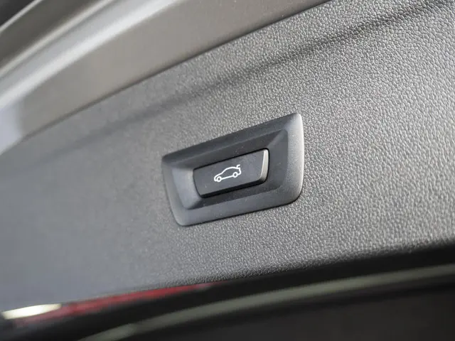 BMW iX M60 2023 Elektrisch 28