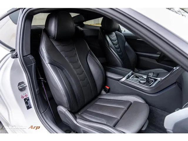 BMW 8 Serie M850i xDrive High Executive 2019 Benzine 19