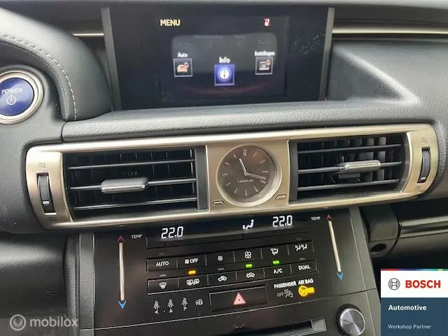 Lexus IS 300h First Edition 2014 Hybride Benzine 24