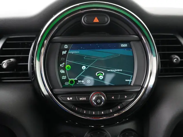 MINI 5-Deurs Cooper 2019 Benzine 16