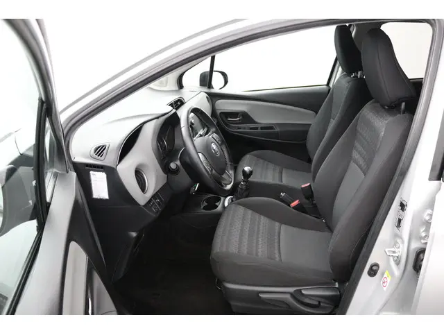 Toyota Yaris 1.3 VVT-i Dynamic 2017 Benzine 17