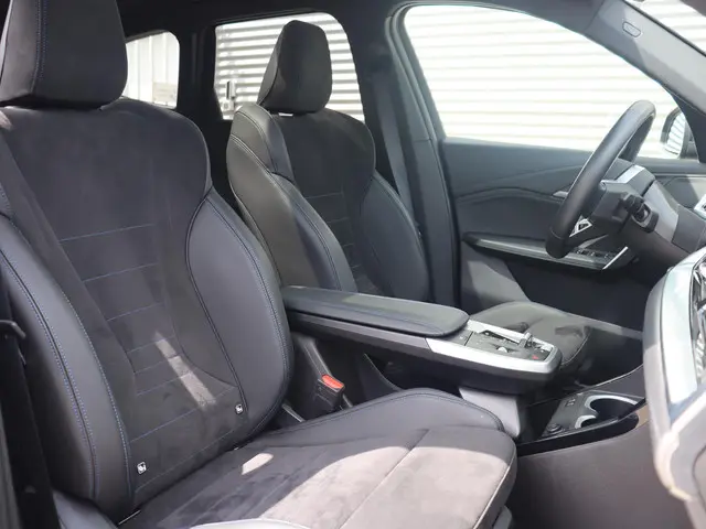 BMW iX1 eDrive20 2024 Elektrisch 8