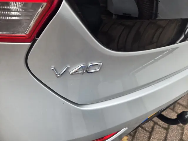 Volvo V40 1.6 T3 Kinetic 2012 Benzine 12