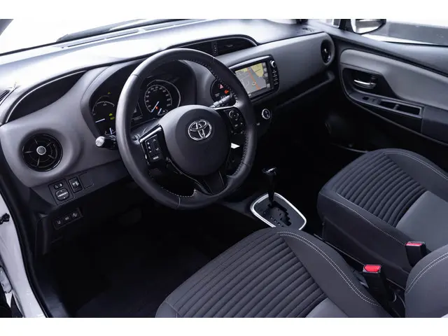 Toyota Yaris 1.5 Hybrid 115 Active 2019 Hybride Benzine 24